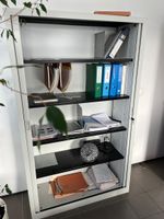 neuf tables en stratifié gris, 140x70 (photo 3)
