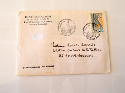 Enveloppe et document de l'Inauguration du site Ariane V par…