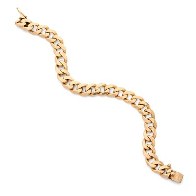 une image d'un bracelet en or sur fond blanc