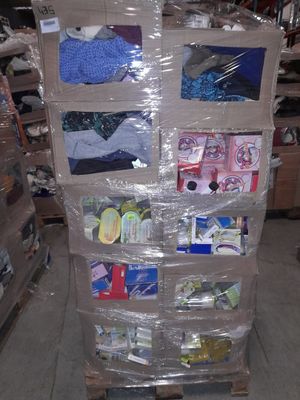 LOT DE SOLDERIE DONT PRODUITS D HYGIENE + VETEMENTS + NOM... - 85153270 ...