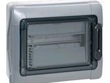 une image d'un grille-pain four sur fond blanc