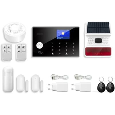 un ensemble de dispositifs de sécurité domestique comprenant un panneau solaire, une télécommande et un panneau solaire