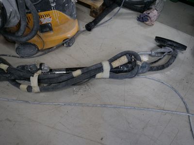 a picture of a bunch of tools that are sitting on the floor