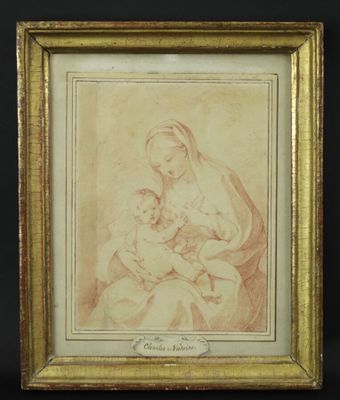 une peinture représentant une femme tenant un enfant sur ses genoux