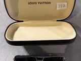 Lunettes de soleil Louis Vuitton avec étui et pochette