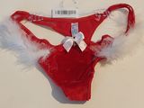 de la lingerie rouge ornée de plumes blanches et d'un nœud blanc