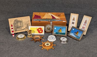 beaucoup d'objets posés sur le sol