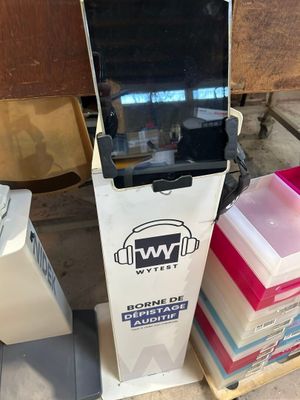 a phone that is sitting on top of a box