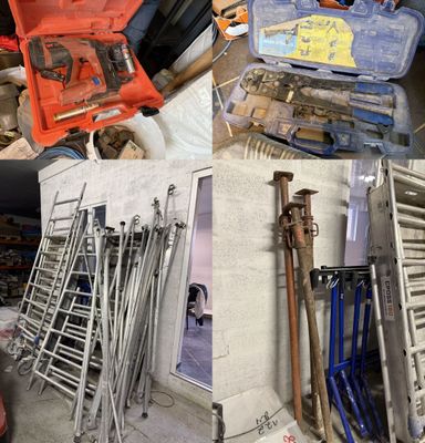 Il y a de nombreux types d'outils différents sur cette photo.