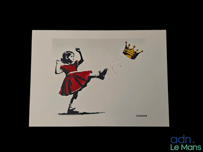 un dessin représentant une petite fille en robe rouge qui joue avec un cerf-volant