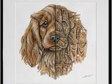 tableau représentant la tête d'un chien avec des engrenages en arrière-plan