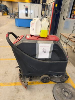 Auto laveuse VIPER 5160T n°001120F, avec son chargeur EUROTR…