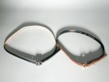 une paire de lunettes posée sur une table