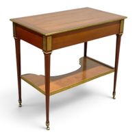 BUREAU plat en acajou, ouvrant à un tiroir en ceinture, le p… (photo 3)