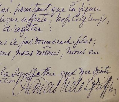 une lettre manuscrite rédigée sur une feuille de papier