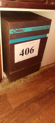 une photo d'une boîte aux lettres sur laquelle figure un numéro