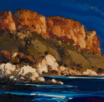 un tableau représentant une montagne avec un plan d'eau au premier plan