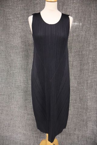 PLEATS PLEASE (ISSEY MIYAKE) – Robe longue manches courtes plissé...