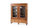 une photo d'une armoire en bois avec des portes vitrées et des tiroirs