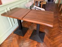 12 TABLES carrées le plateau en pvc sur piètement métallique (photo 4)
