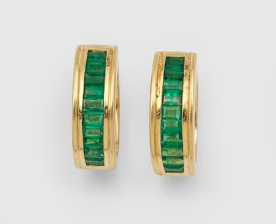 an image of a pair of emerald earrings