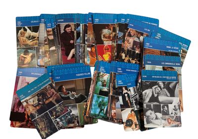 beaucoup de DVD empilés les uns sur les autres