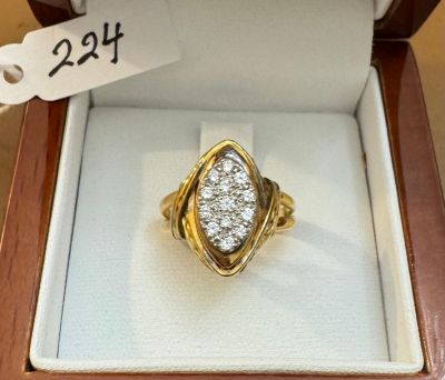 Bague Marquise 2 ors, entièrement sertie de 13 diamants tail…