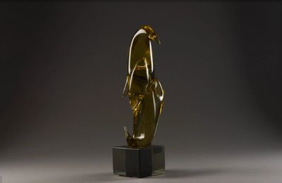 Livio SEGUSO (né en 1930) Sculpture en verre jaune de forme …