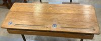 Pupitre d’écolier des années 1960, en bois et structure tubu… (photo 3)