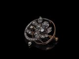 une broche ancienne en diamants et or