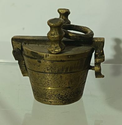 Pile de poids en bronze hauteur : 6 cm