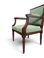 Paire de fauteuils à la reine en bois naturel, les pieds fus… (photo 2)