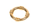 une image d'une bague en or sur fond blanc