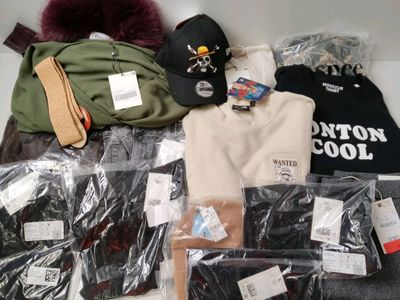 Lot de 14 vêtements/accessoires de diverses tailles et marques dont :  - Photo 1