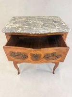 Petite commode d'entre-deux en bois de placage et marqueteri… (photo 2)