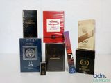 tout un tas de cigares de toutes sortes sur la table