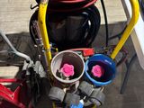 a bunch of hoses that are sitting on a table