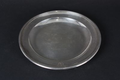 plat rond en argent, monogrammé, poinçon Vieillard, Paris, g… - Photo 1