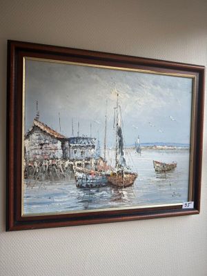 a picture of a painting hanging on the wall