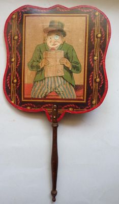 tableau représentant une femme en train de lire un journal sur un éventail rouge et noir