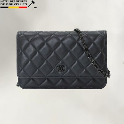 chanel black quilted lambskin flap bag