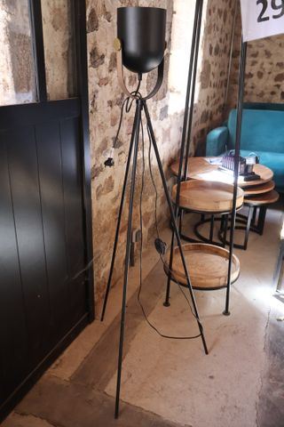 Lampadaire moderne tripode style cinéma