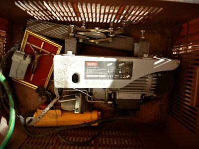 une machine qui se trouve à l'intérieur d'une boîte