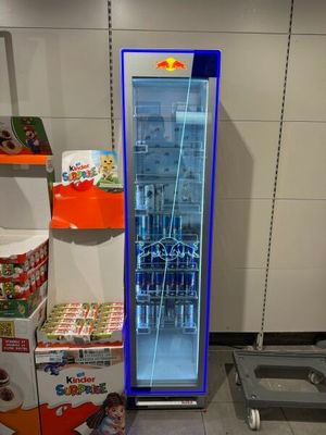 vitrine réfrigérée RED BULL,