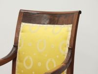 PAIRE DE FAUTEUILS en acajou et placage d'acajou mouluré et … (photo 4)
