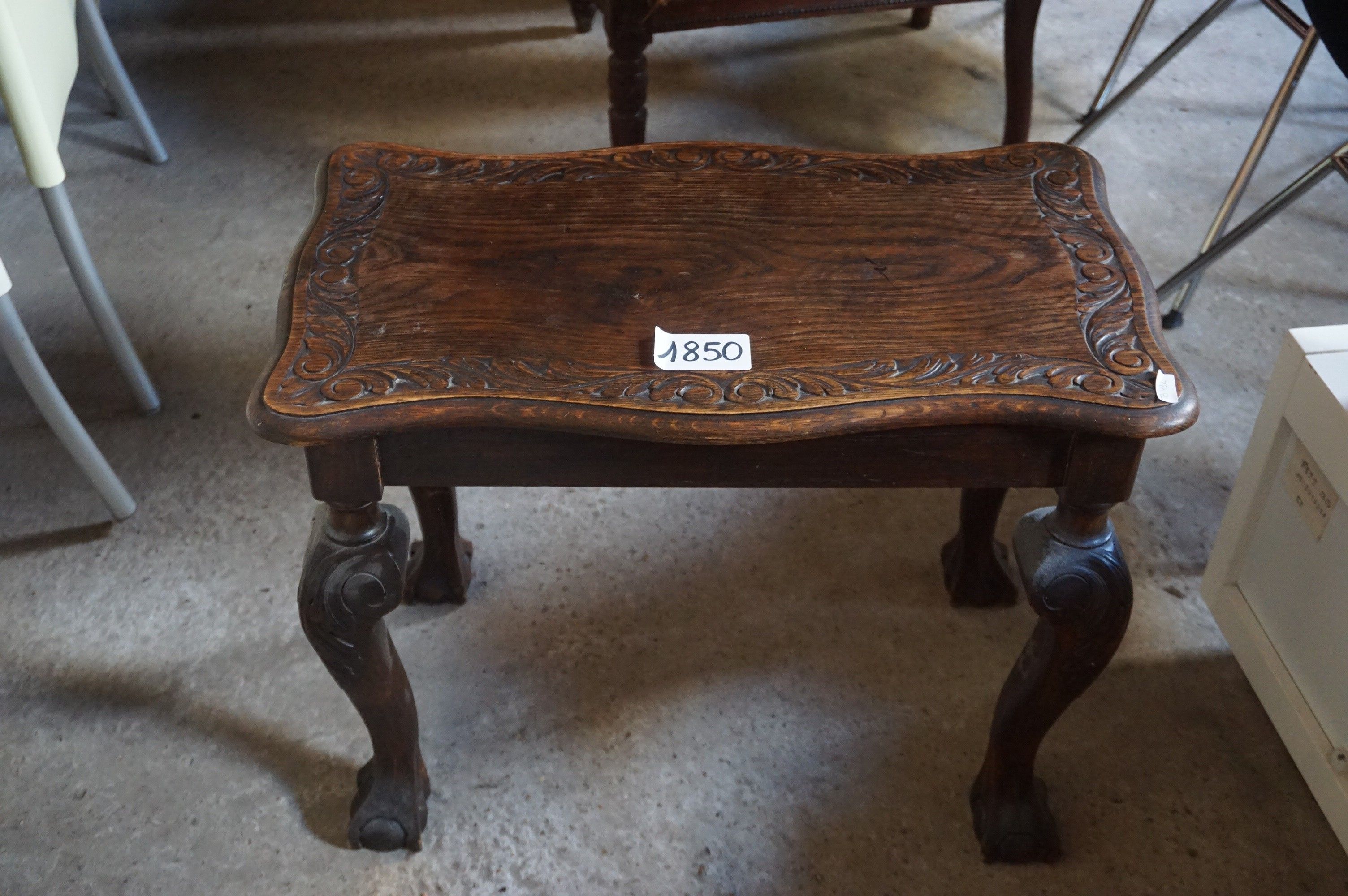 Table d'appoint anglaise - chêne - vers 1900 - H : 46 cm L :…