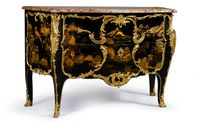 Commode en laque de Chine et vernis parisien, galbée sur tro… (photo 2)