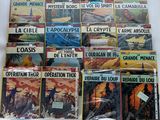 un grand nombre de livres posés sur une table