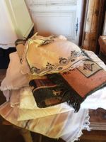 LOT COMPRENANT linge de maison, surtout de table, coffret, é… (photo 2)