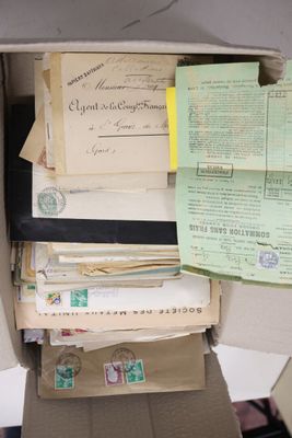 1 carton avec enveloppes avec Types Blanc, Iris, Moissonneus…